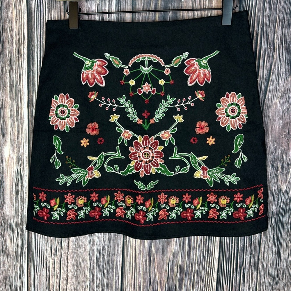 Embroidered Mini Skirt- Size Medium
